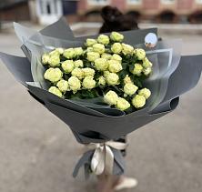 Букет Белые кустовые розы Солинеро во Фролово