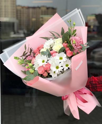 Букет цветов из: Розы, Лизиантусы и Хризантемы во Фролово